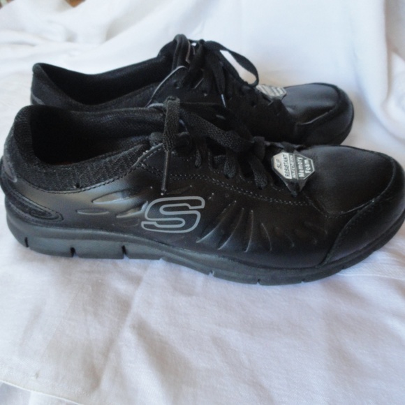 skechers 9 wide